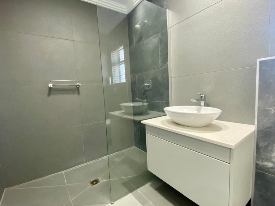 7 Bedroom Property for Sale in Gansbaai Central Western Cape
